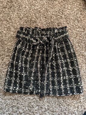 SHEIN Black and White Mini Skirt with Belt Size Small